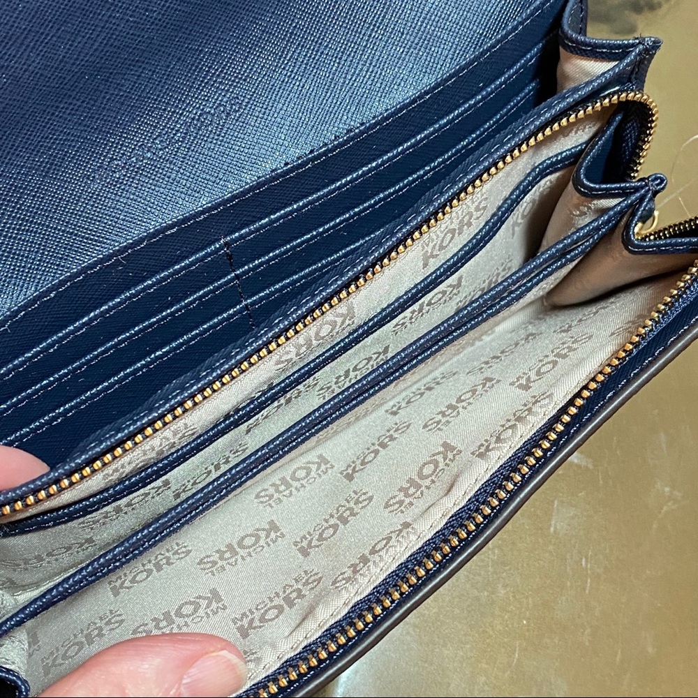 Michael Kors Leather Wallet Zipper Continental NEW - Picture 8 of 9